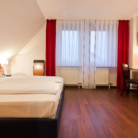 Hotel Domino Stuttgart Buitenkant foto