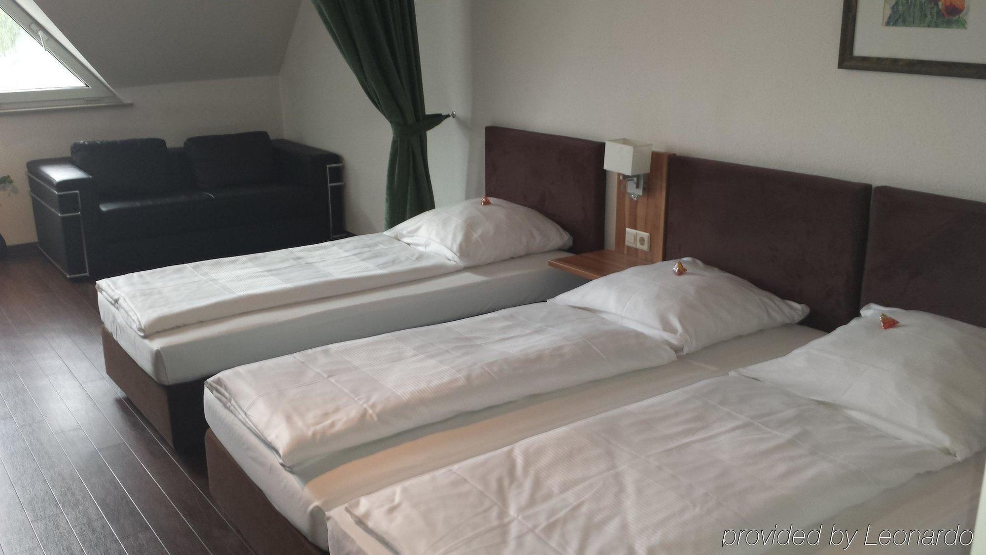 Hotel Domino Stuttgart Buitenkant foto