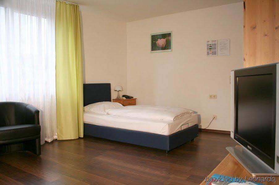 Hotel Domino Stuttgart Buitenkant foto
